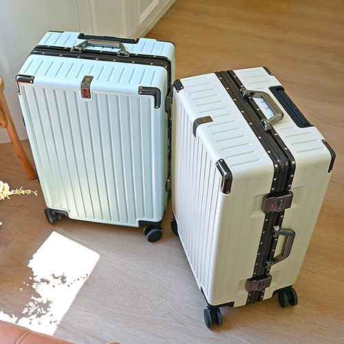 Прочный универсальный чемодан на колесиках для путешествий