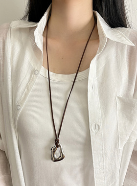日系coopkoop小众简约风抽象金属几何吊坠项链女年秋冬长款黑色