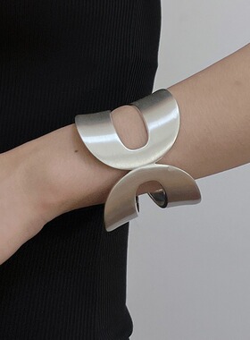 日系coopkoop欧美时尚金属大光面镂空几何手镯女个性朋克臂环