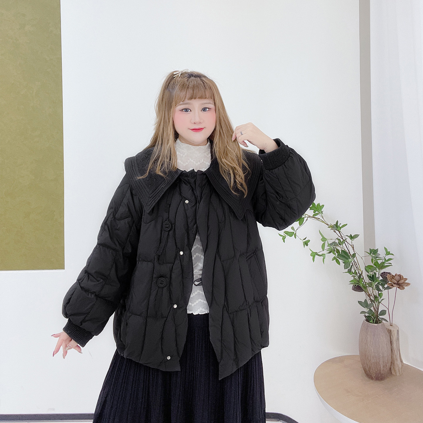 2025冬款胖莹莹大码女装韩版甜美可爱减龄娃娃领小个子短款羽绒服