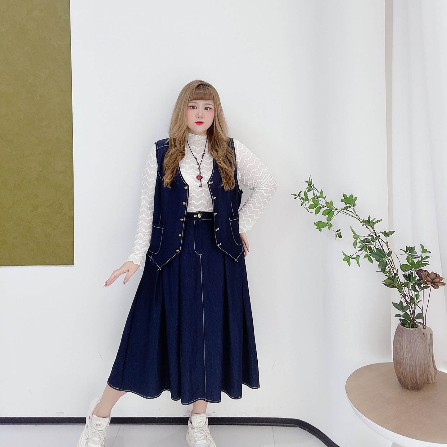 胖莹莹大码女装高级感复古老钱风明线仿牛仔显瘦马甲半身裙套装,淘宝优惠券,粉丝福利购,淘宝优惠卷