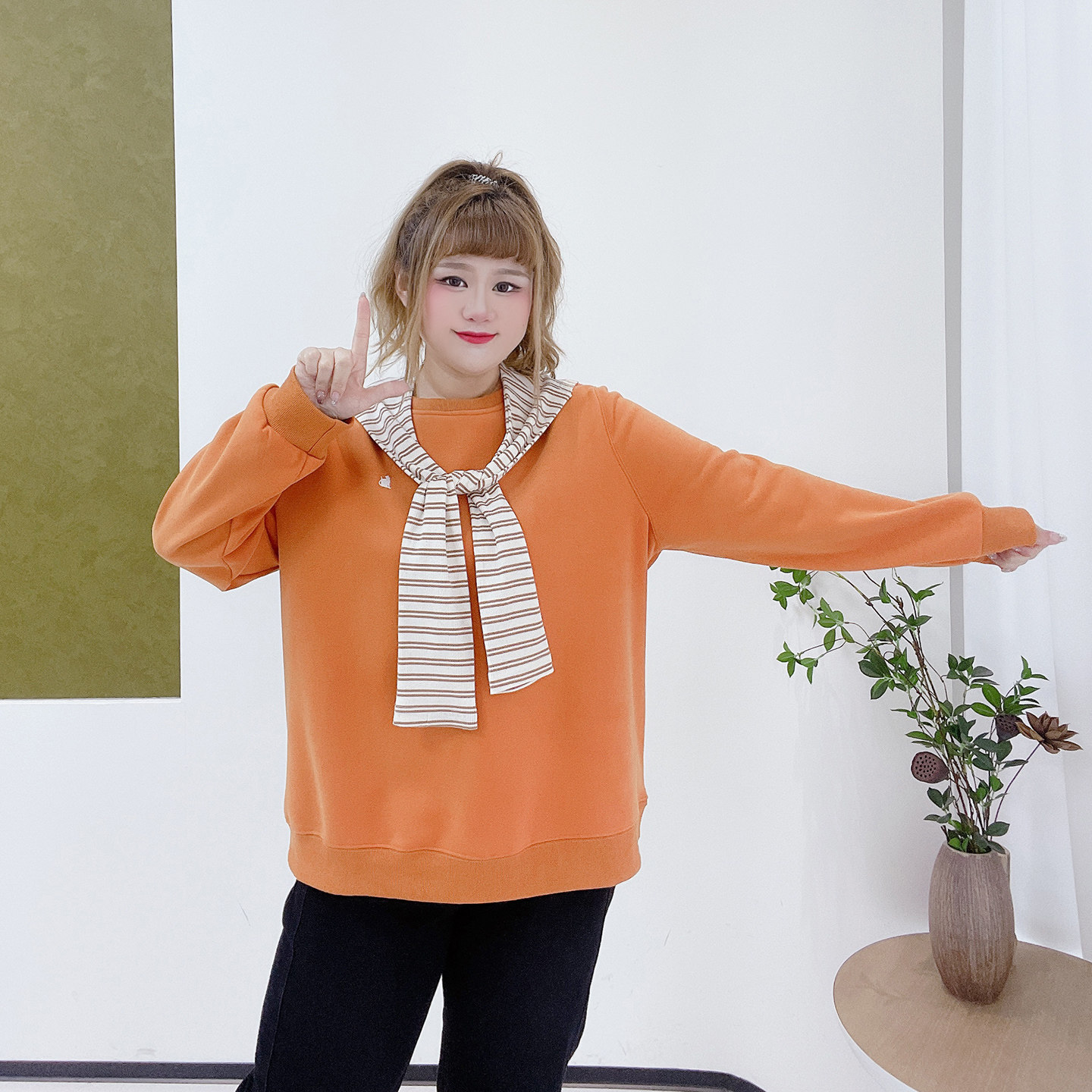 胖莹莹大码女装2025秋冬设计感减龄条纹披肩加绒宽松休闲百搭卫衣,淘宝优惠券,粉丝福利购,淘宝优惠卷