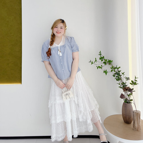 胖莹莹大码女装2026超火韩系甜美田园风绑带镂空格纹遮肉显瘦衬衫 - 图0