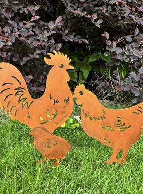 跨境户外装饰金属镂空铁件锈色公鸡一家创意设计花园景观工艺品