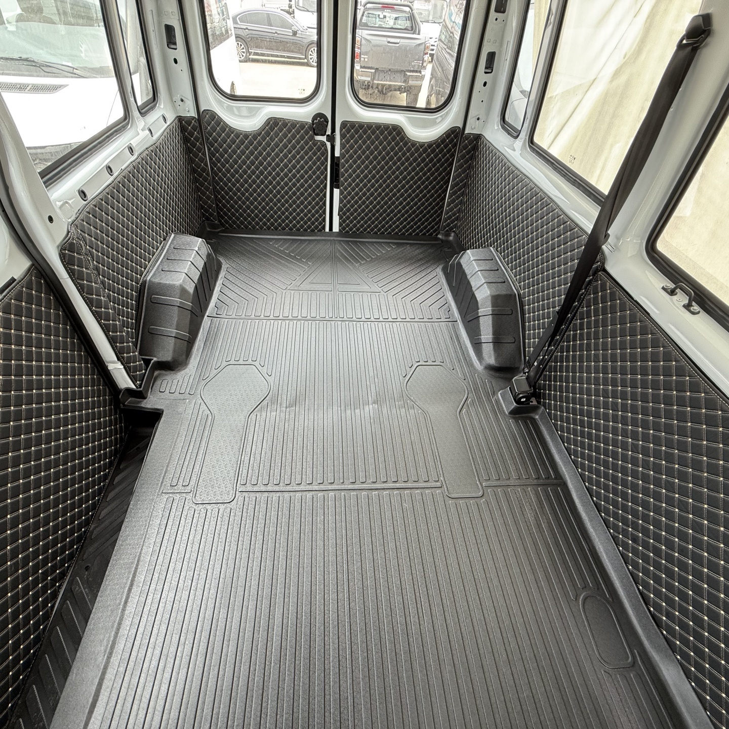 上汽大通V80/新途V80PRO/V80PLUS专用后备车厢地板保护垫TPE脚垫 - 图0