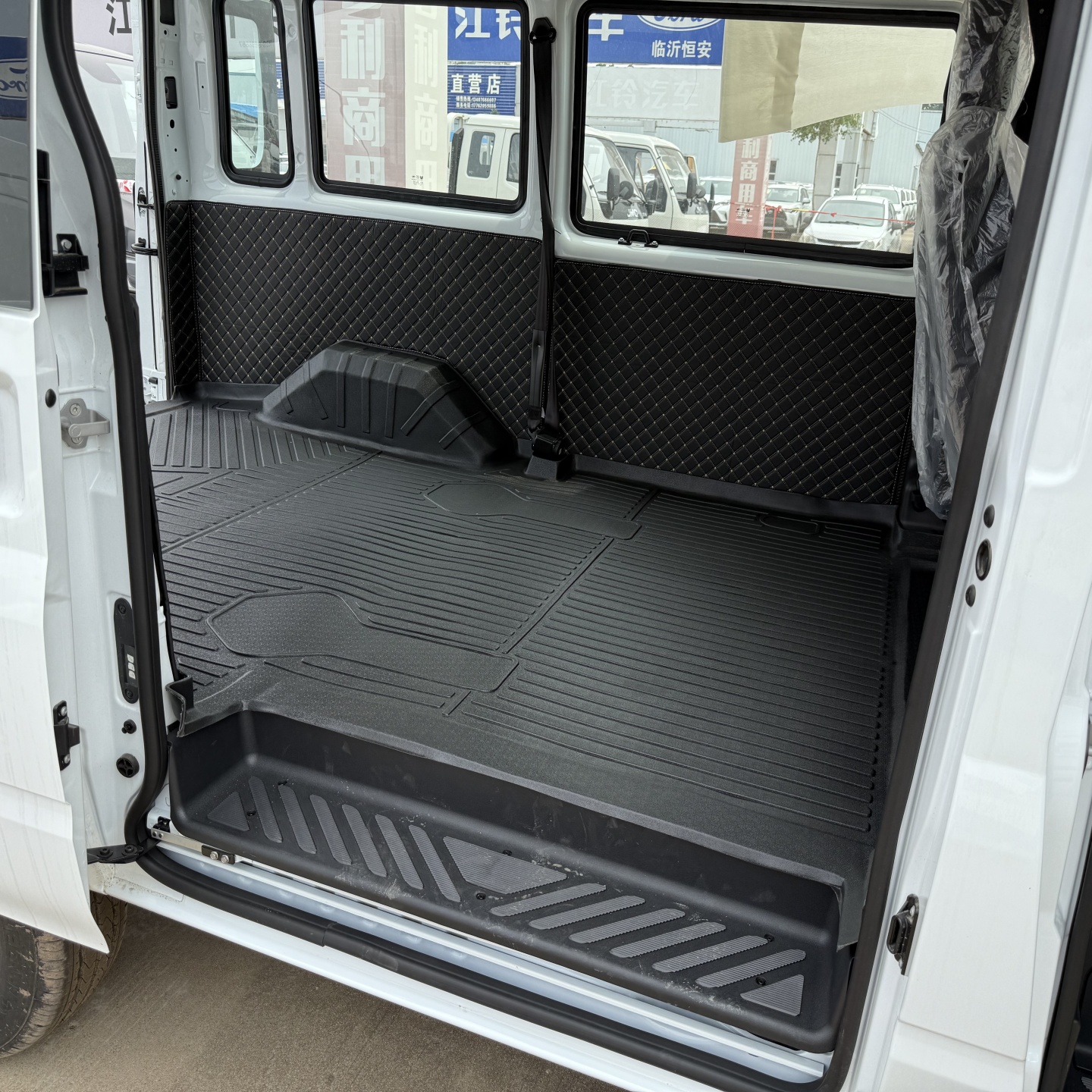 上汽大通V80/新途V80PRO/V80PLUS专用后备车厢地板保护垫TPE脚垫 - 图2