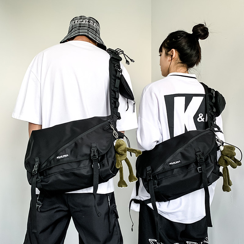 大容量男士简约斜挎包日系工装单肩 途趣箱包男士包袋