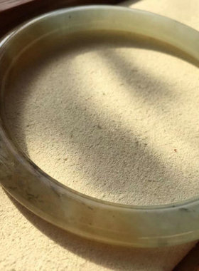 天然和田玉且末糖楼兰三色带青花圆条手镯放漏款