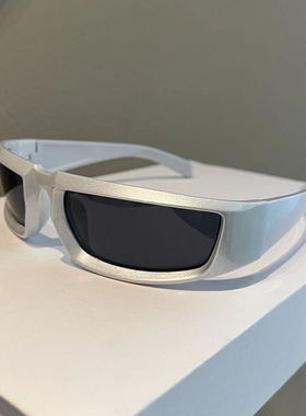 骑行赛博未来银色墨镜男女同款Y2