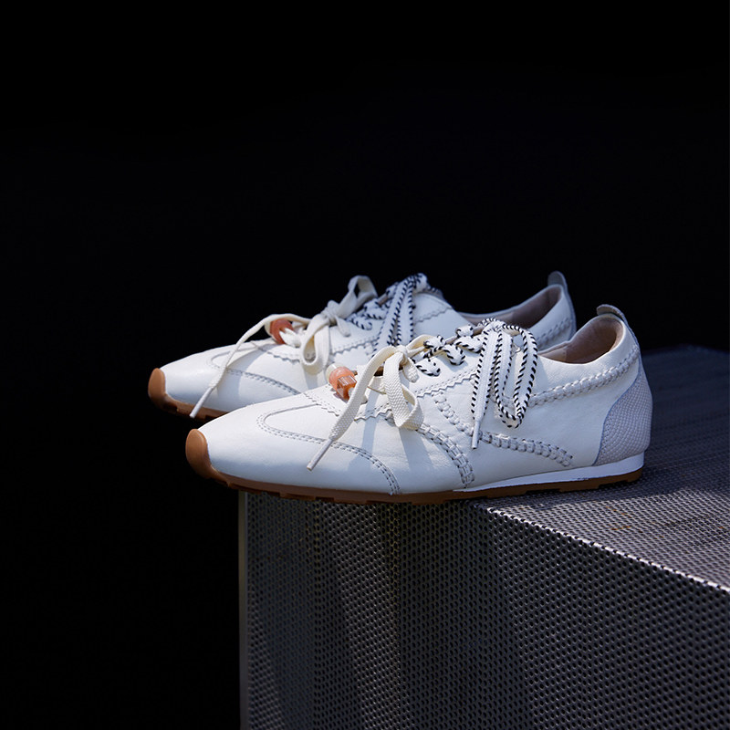 Le' Murmure 復古“德”学 丝绒麂皮 薄底串珠双鞋带 阿甘德训鞋,淘宝优惠券,粉丝福利购,淘宝优惠卷