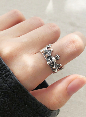 骷髅头铆钉小众设计朋克风戒指