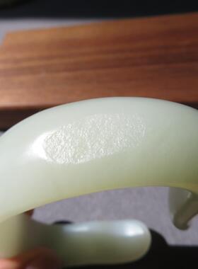 一方玉舍新疆和田玉留皮孔白玉籽料66mm女士手镯
