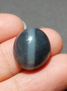 新疆和田玉黑白分明一线天青花籽料戒指戒面