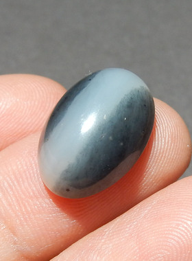新疆和田玉黑白分明一线天青花籽料戒指戒面