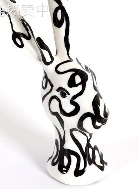 现代侘寂黑白手绘线条书法兔子头摆件样板间卧室儿童房卡通饰品