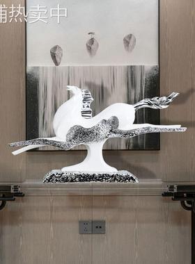 马造型创意玄关摆件客厅样板房软装办公室桌面书房书架书柜摆设