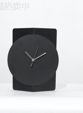 现代极简约诧寂风黑色金属哑光磨砂质感几何装饰闹钟座钟摆件个性