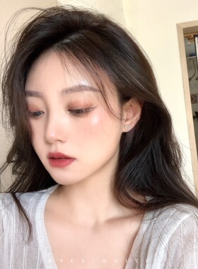 睡觉不用摘的小珍珠耳钉~
