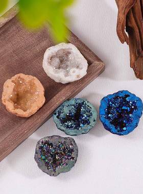 跨境热买天然水晶洞聚宝盆原石电镀彩色天然石项链摆件厂家款