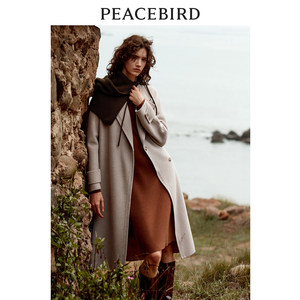 太平鸟大师系列驼绒双面呢大衣女牦牛绒冬装A1AAD4339