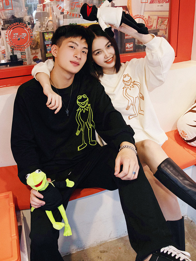 太平鸟欧阳娜娜同科米蛙联名女卫衣 太平鸟outlets店卫衣/绒衫