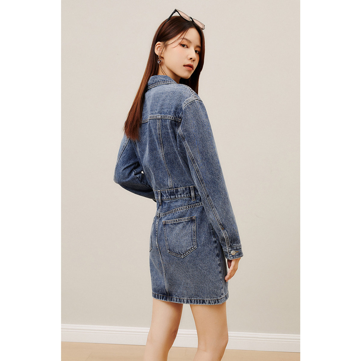 太平鸟牛仔女早秋新款时尚连衣裙 太平鸟outlets店连衣裙