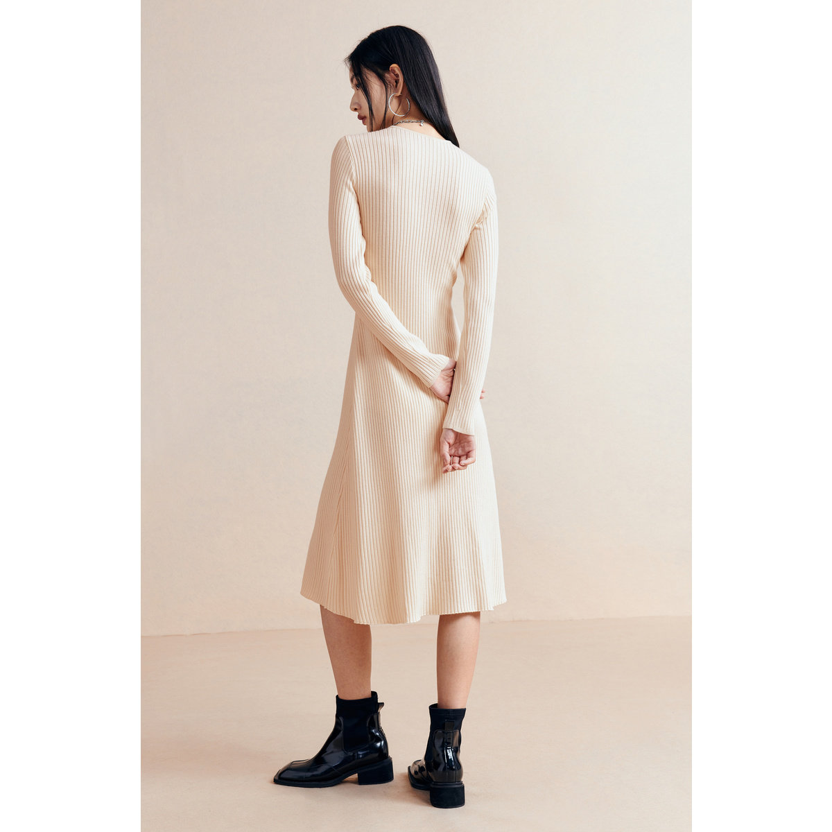 太平鸟针织秋冬新款优雅长袖连衣裙 太平鸟outlets店连衣裙