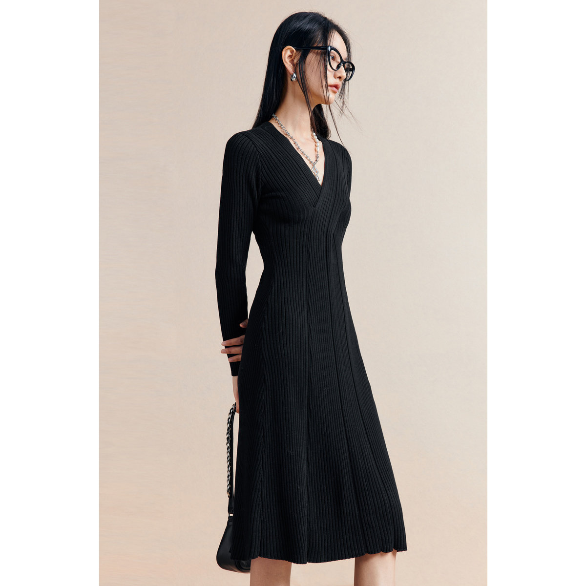 太平鸟针织秋冬新款优雅长袖连衣裙 太平鸟outlets店连衣裙