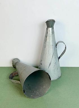 知青老物件老式喇叭喊话筒扩音器老旧铁皮喇叭生产队怀旧收藏摆件