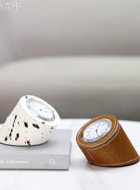 现代简约高端马毛金属时钟台钟桌面摆件客厅卧室玄关软装家居饰品