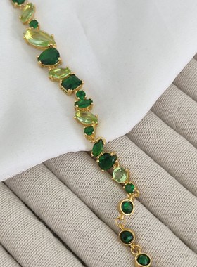 新款绿色椭圆锆石手链女祖母绿