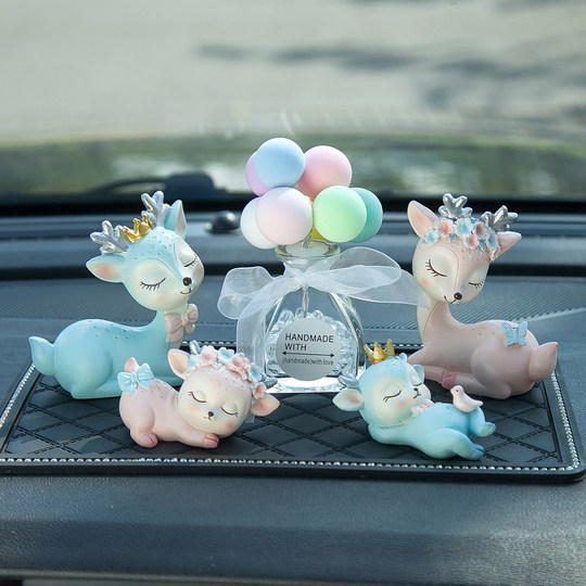 一路平安鹿汽车摆件2025新款装饰品高档创意车内饰品摆件可爱女神