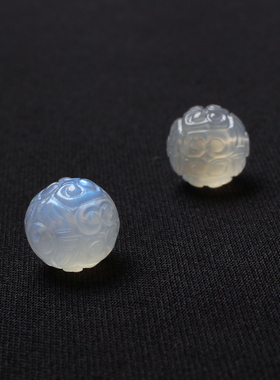 白月光蓝色雕刻锁骨时尚回纹珠