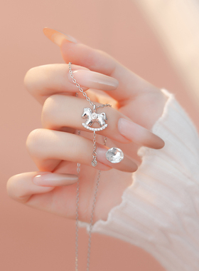 可爱生肖马马上有钱锁骨链女款