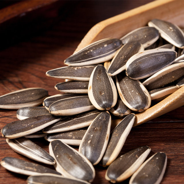 Lingzheng Melon Seeds and Nuts Roasted Seeds Snacks
