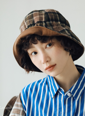 FUCHEMA 格纹麂皮渔夫帽女秋冬新款文艺复古盆帽设计感显脸小帽子