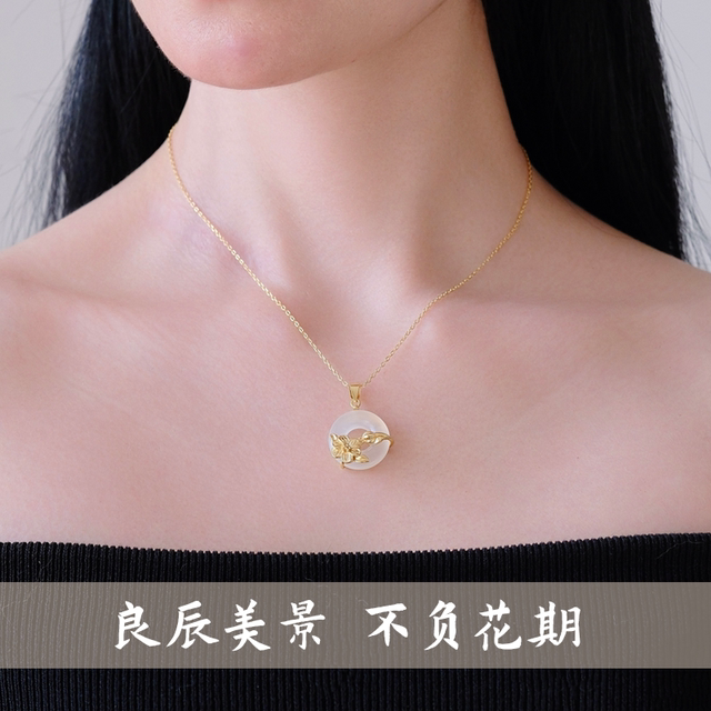 Lao Fengxiang Twelve Flower Goddess S925 Silver Chalcedony Necklace