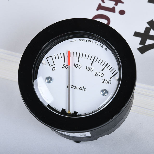 Dwyer pressure differential meter American Dwyer mini meter