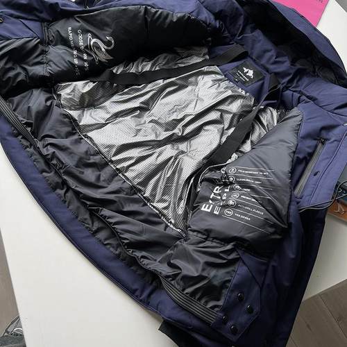 抗冻御寒柔软蓬松鹅绒服 女款全天候机能保暖加厚户外工装羽绒服 - 图1