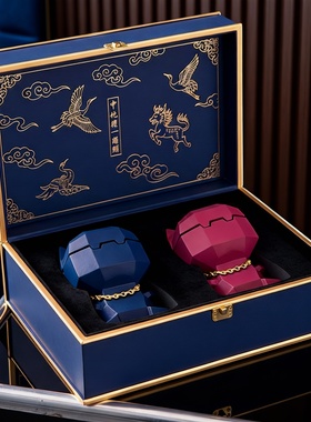 中式龙凤图案装饰摆件礼盒装