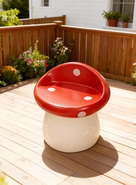 创意蘑菇造型红白圆点庭院椅