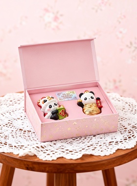 可爱招财猫熊猫毛绒摆件礼盒装