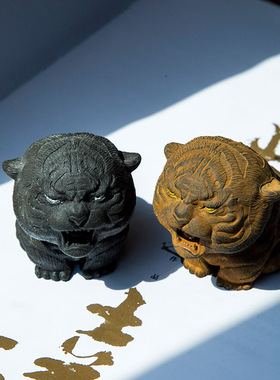 创意仿铸铁迷你老虎摆件小萌虎喊妈虎纯手工可养茶宠雕塑实心