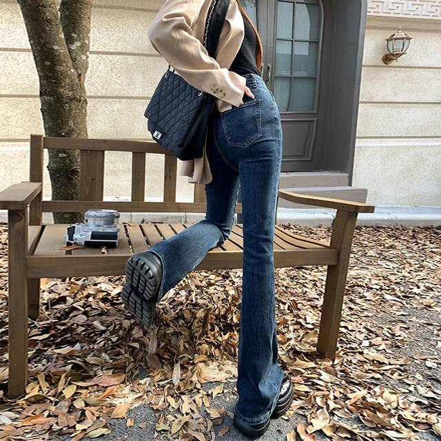 Jeans bootcut ແບບໃຫມ່ຂອງແມ່ຍິງສໍາລັບ petites
