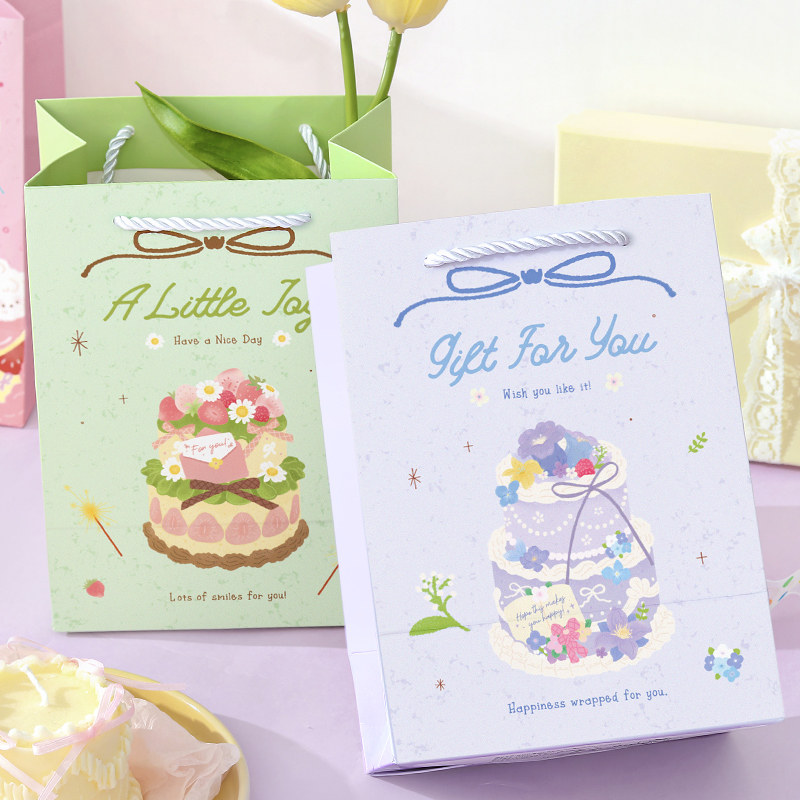 礼研社 竖款中号礼品袋《心愿烘焙所》韩系奶油蛋糕可爱草莓生日心意好友礼物送礼惊喜好物手提袋纸袋包装袋,淘宝优惠券,粉丝福利购,淘宝优惠卷