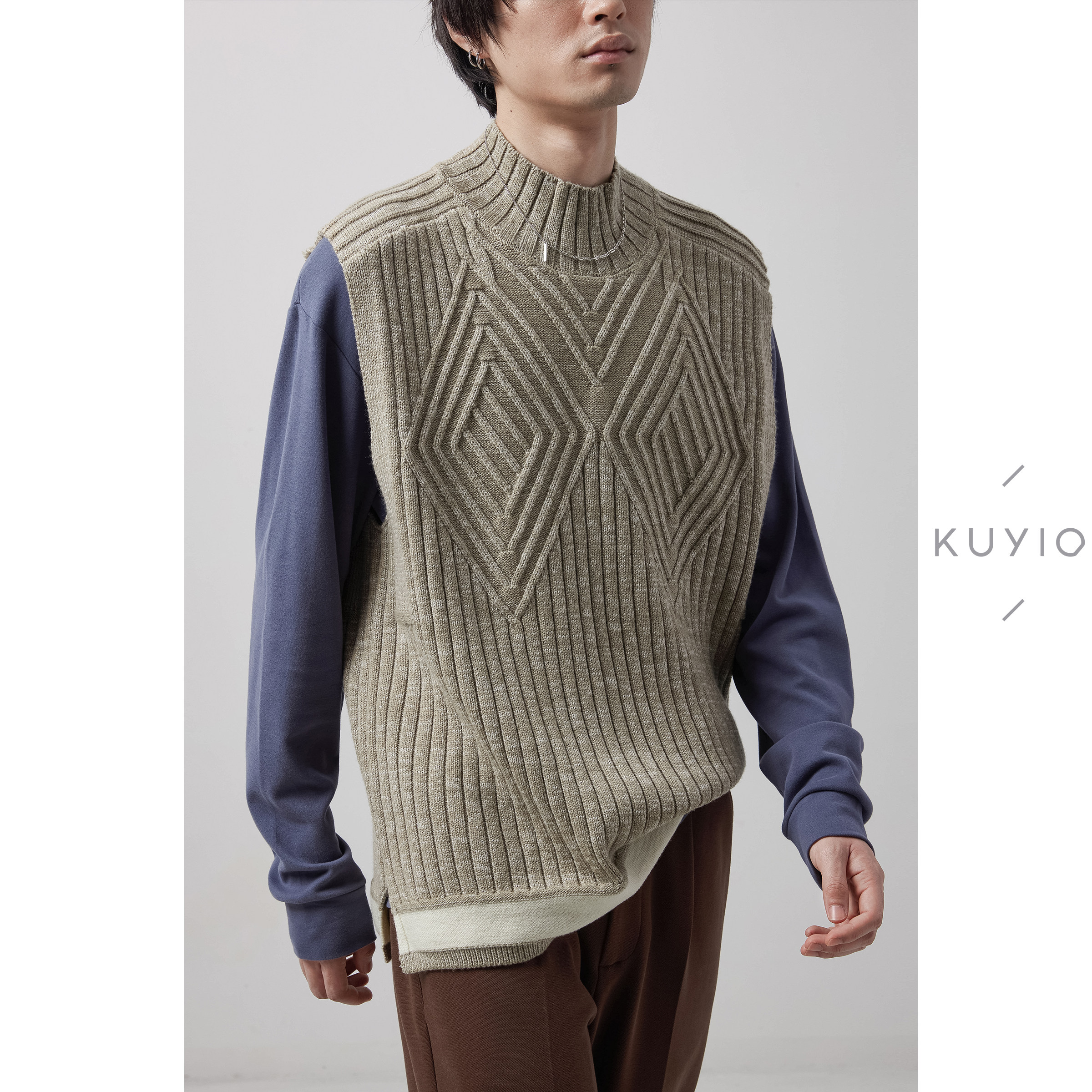 KUYIOU/立体几何提花肌理 羊毛混纺下摆开叉半高领针织马甲男 B04,淘宝优惠券,粉丝福利购,淘宝优惠卷
