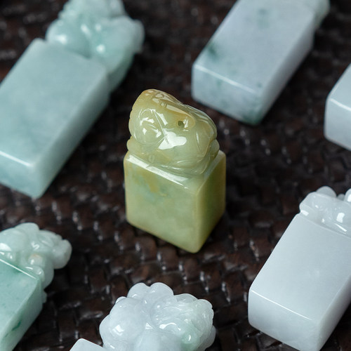 张小凤 孤品翡翠印章 糯冰玉石空白书法书画藏书章压角章文房摆件挂件收藏礼盒礼品 - 图3