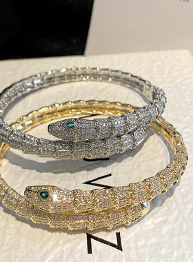 霸气仿真蛇鳞蛇形手镯欧美个性绿眼灵蛇手环复古时尚跨境朋克