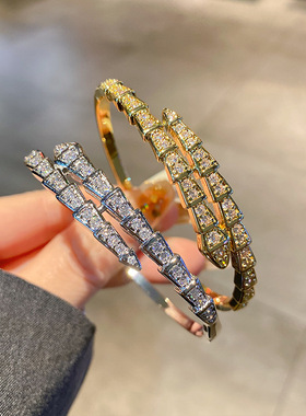 精品半蛇货源2024跨境新款 欧美热卖铜镀真金t方锆石女士手镯