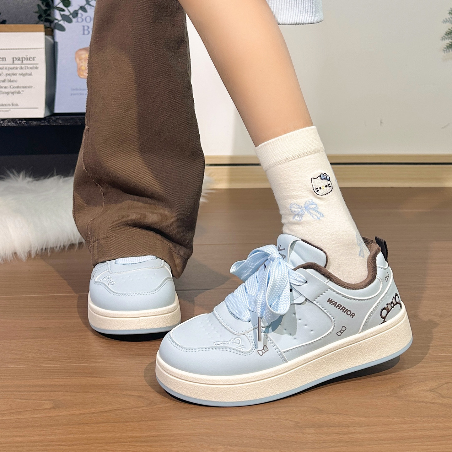 回力初中生刺绣KT猫加绒板鞋女2025新款厚底保暖二棉鞋户外运动鞋,淘宝优惠券,粉丝福利购,淘宝优惠卷